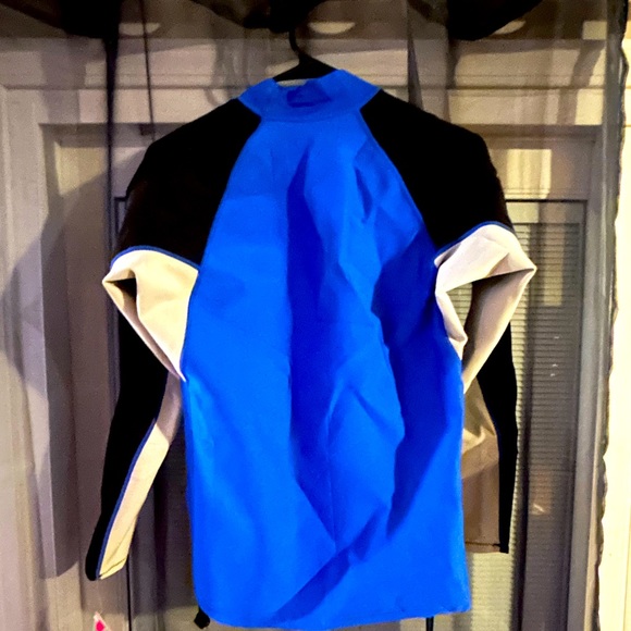 Xcel boys Wetsuit tops (2) - Picture 2 of 9